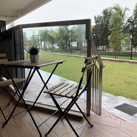 Timur Bay Groundfloor Pool & Seaview Kuantan Exteriör bild