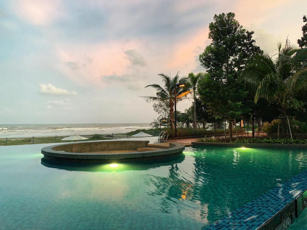 Timur Bay Groundfloor Pool & Seaview Kuantan Exteriör bild