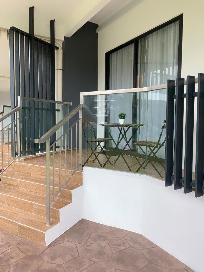 Timur Bay Groundfloor Pool & Seaview Kuantan Exteriör bild