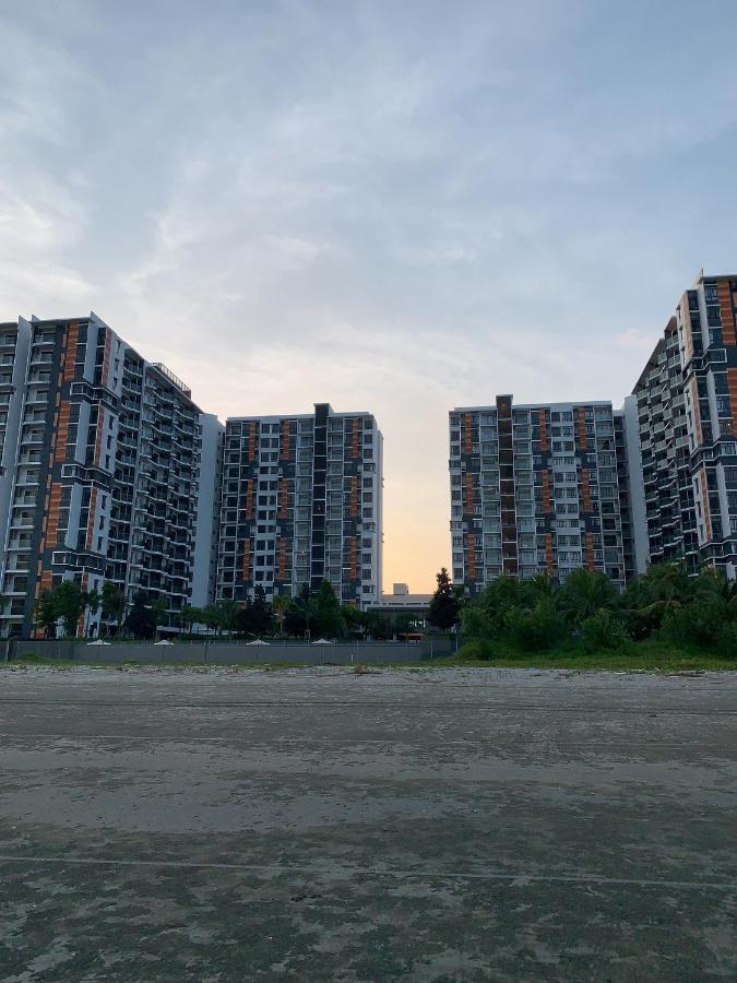 Timur Bay Groundfloor Pool & Seaview Kuantan Exteriör bild