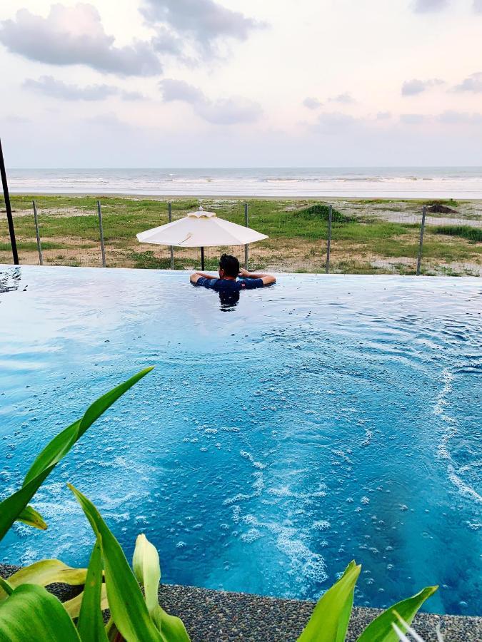 Timur Bay Groundfloor Pool & Seaview Kuantan Exteriör bild