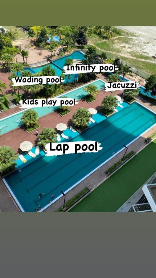 Timur Bay Groundfloor Pool & Seaview Kuantan Exteriör bild